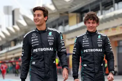 Russell & Kimi: Ποιος οδηγεί το μέλλον της Mercedes;
