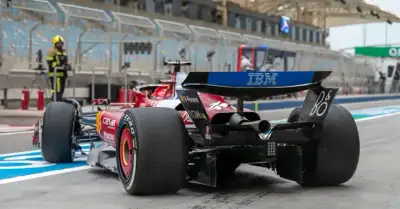 Ferrari 2025: Η Ανατομία μιας Σεζόν Γεμάτης Υποσχέσεις και Δυσκολίες