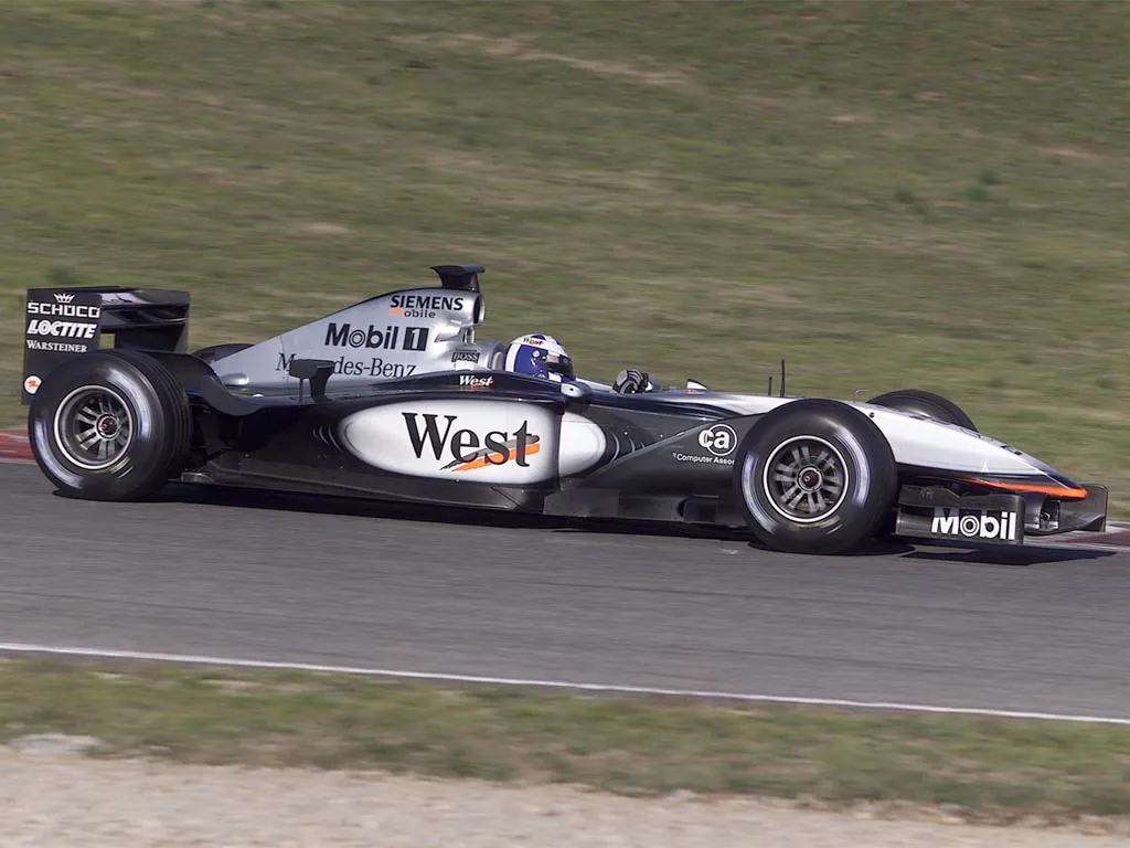 Williams FW24 vs McLaren MP4/17: Η μάχη για τη  δεύτερη θεση πίσω από την απόλυτη Ferrari