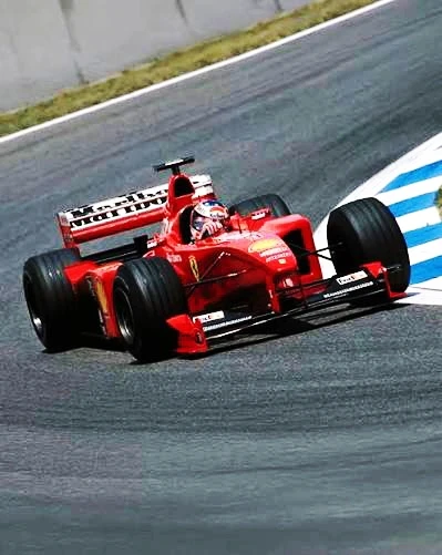 McLaren MP4/14 εναντίον Ferrari F399: Η μάχη της απόλυτης ταχύτητας απέναντι στην απόλυτη αποτελεσματικότητα
